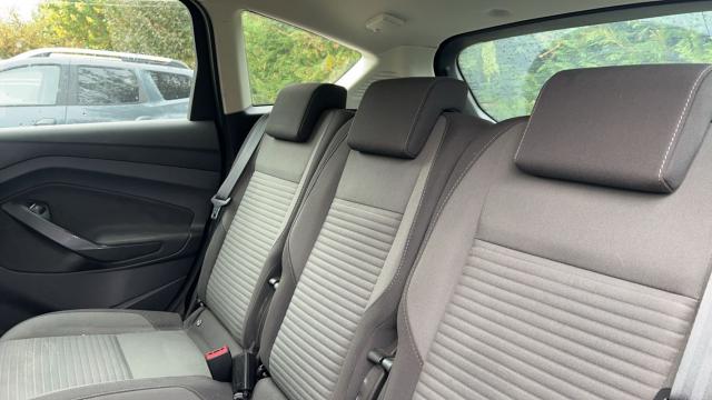 Ford C-Max image 9