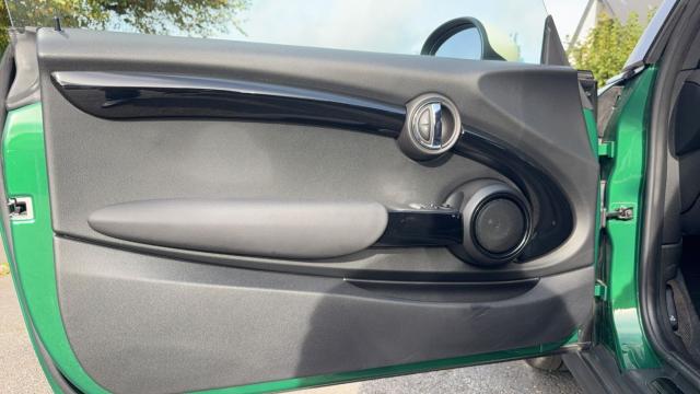 Mini Cooper S image 3