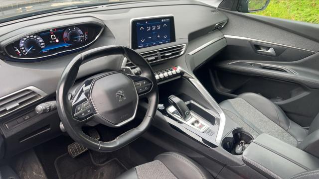 Peugeot 3008 image 2