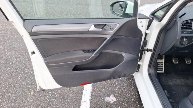 Volkswagen Golf image 9