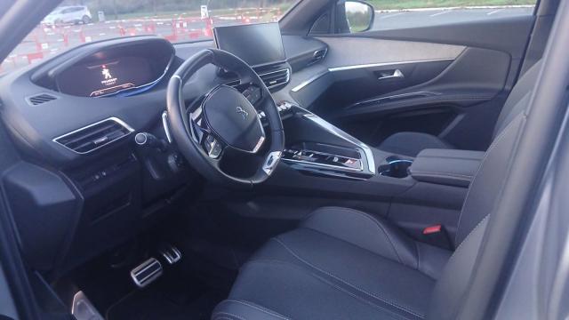 Peugeot 3008 image 2