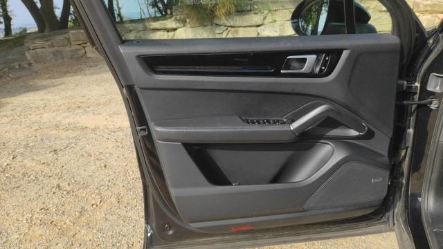 Porsche Cayenne image 3