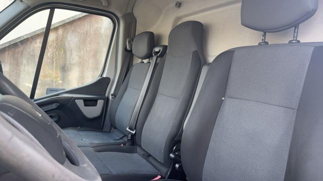 Renault Master image 2