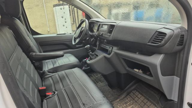 Peugeot Traveller image 9