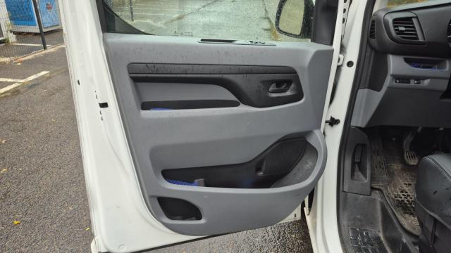 Peugeot Traveller image 3