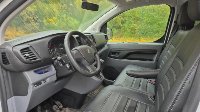 Peugeot Traveller image 1
