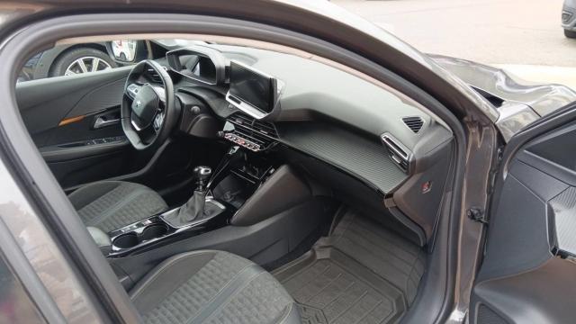 Peugeot 208 image 2