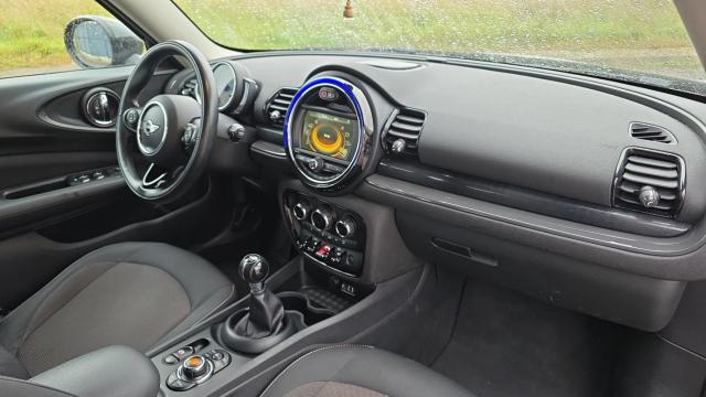 Mini Clubman image 2