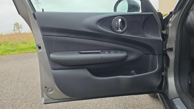 Mini Clubman image 7