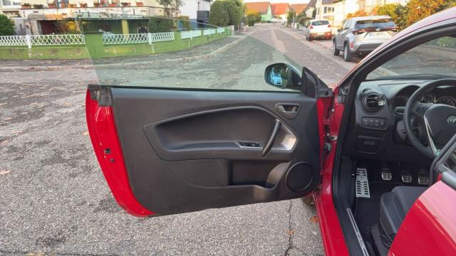 Alfa Romeo Mito image 2