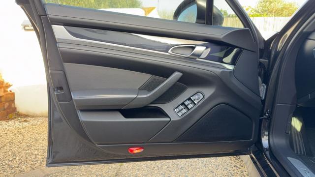 Porsche Panamera image 4