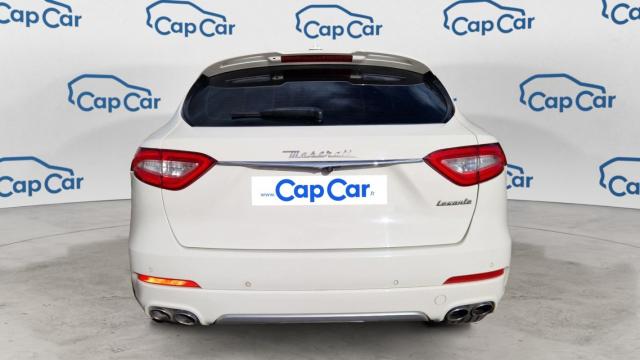 Maserati Levante image 9