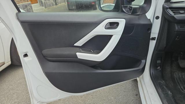 Peugeot 208 image 4
