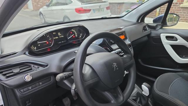 Peugeot 208 image 9