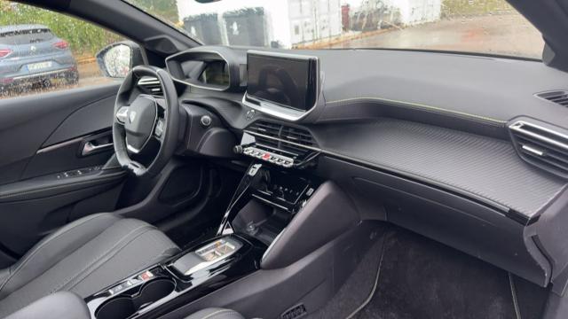 Peugeot E-208 image 2