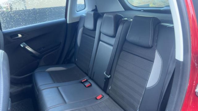 Peugeot 2008 image 8