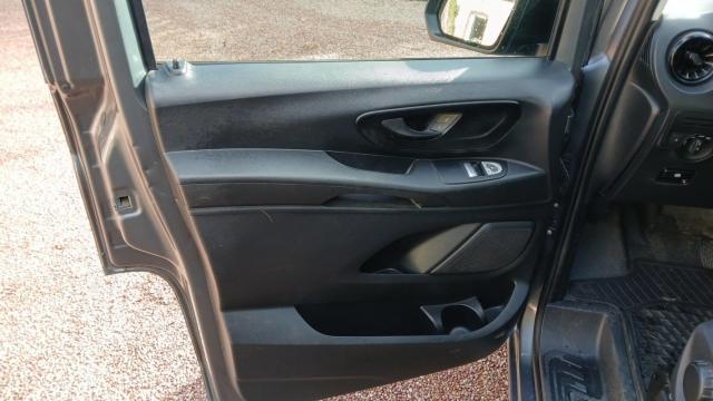 Mercedes Benz Vito image 5