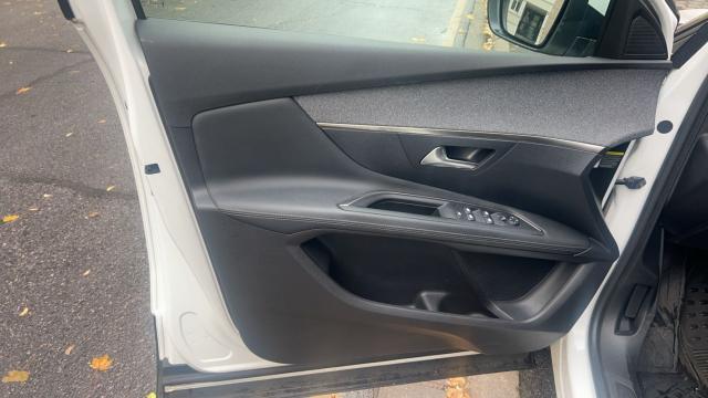 Peugeot 3008 image 8