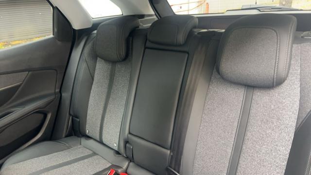Peugeot 3008 image 3