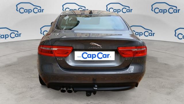 Jaguar Xe image 9