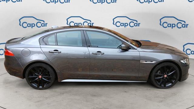 Jaguar Xe image 2