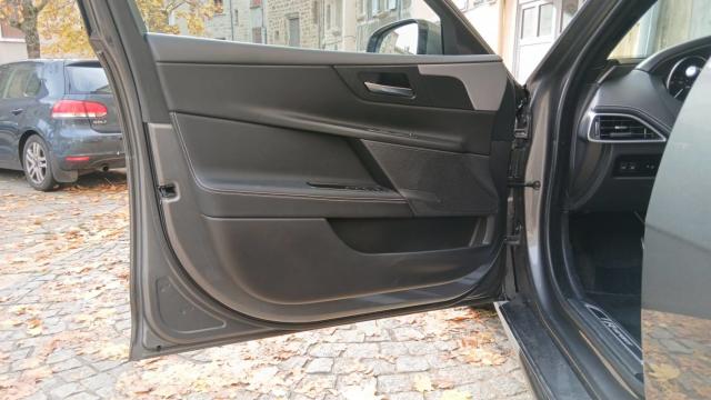 Jaguar Xe image 6