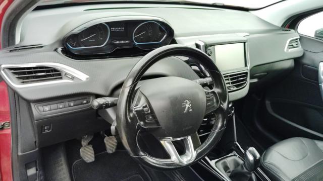 Peugeot 2008 image 2