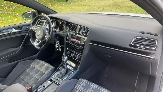 Volkswagen Golf image 2