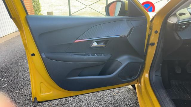 Peugeot 208 image 2