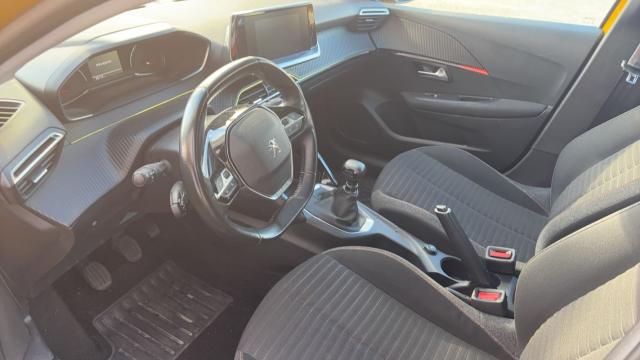 Peugeot 208 image 9