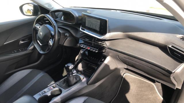 Peugeot 2008 image 9