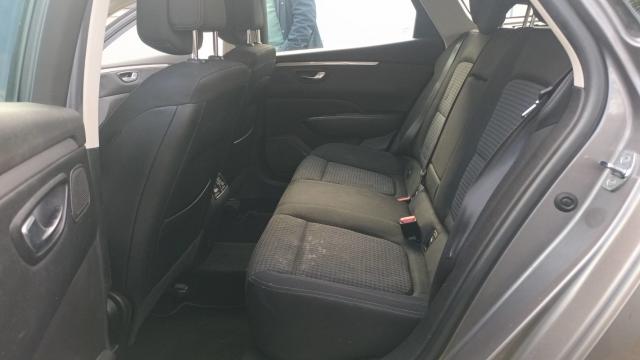 Renault Talisman Estate image 9