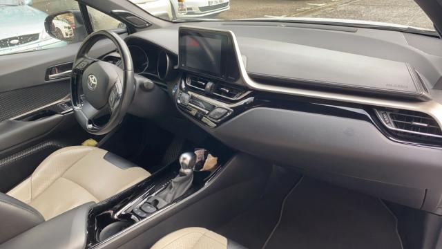 Toyota C-Hr image 4