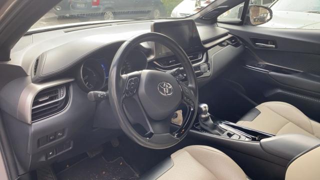 Toyota C-Hr image 6