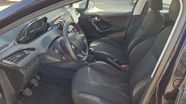 Peugeot 208 image 3