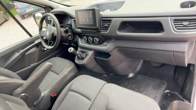 Renault Trafic image 8