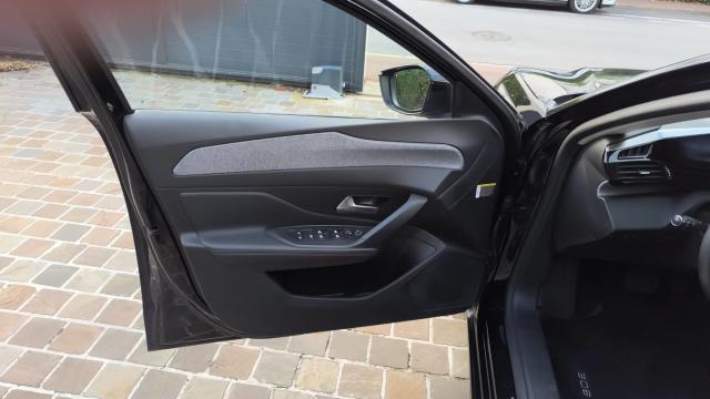 Peugeot 308 image 6