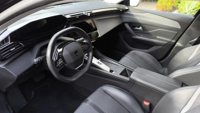 Peugeot 308 image 1