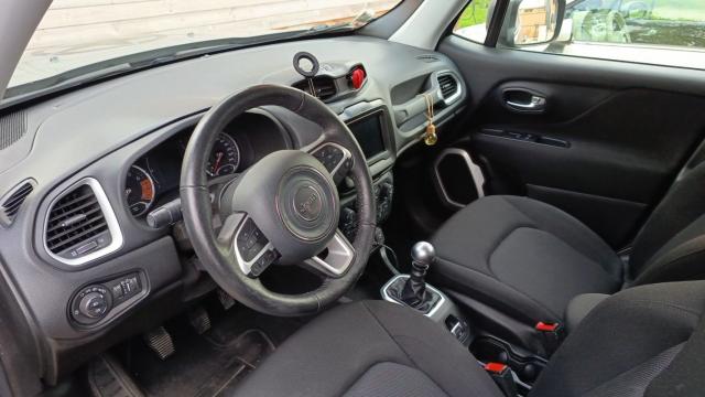 Jeep Renegade image 4