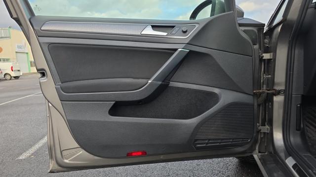 Volkswagen Golf image 8