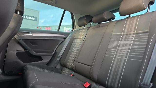 Volkswagen Golf image 4