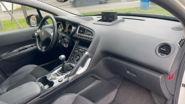 Peugeot 3008 image 3
