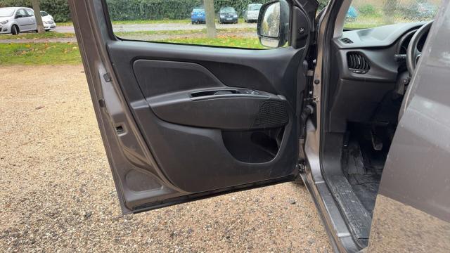 Fiat Doblo image 2