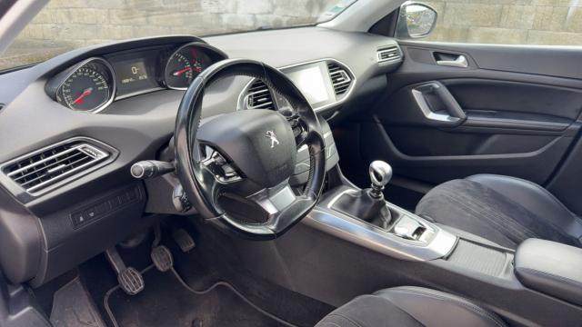 Peugeot 308 image 8