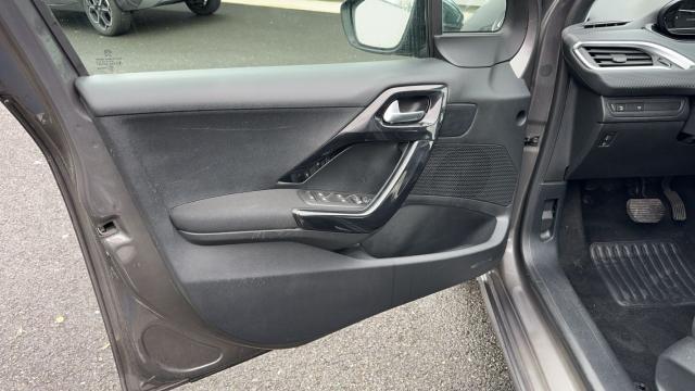 Peugeot 208 image 4