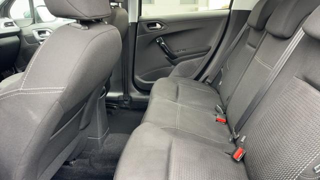 Peugeot 208 image 1