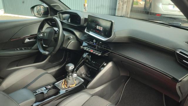 Peugeot 208 image 7