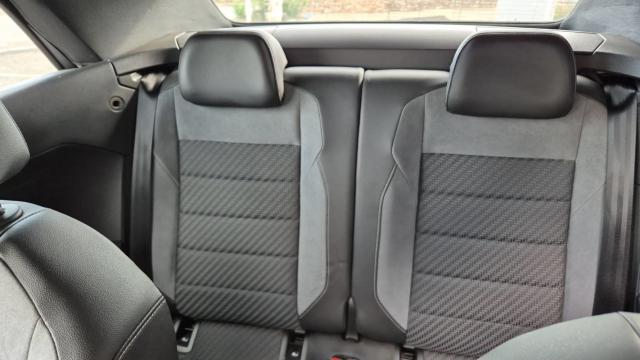 Volkswagen T-Roc image 3