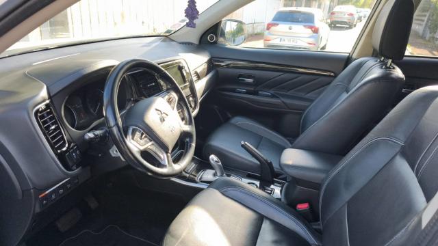 Mitsubishi Outlander image 2