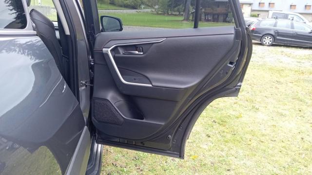 Toyota Rav4 image 5